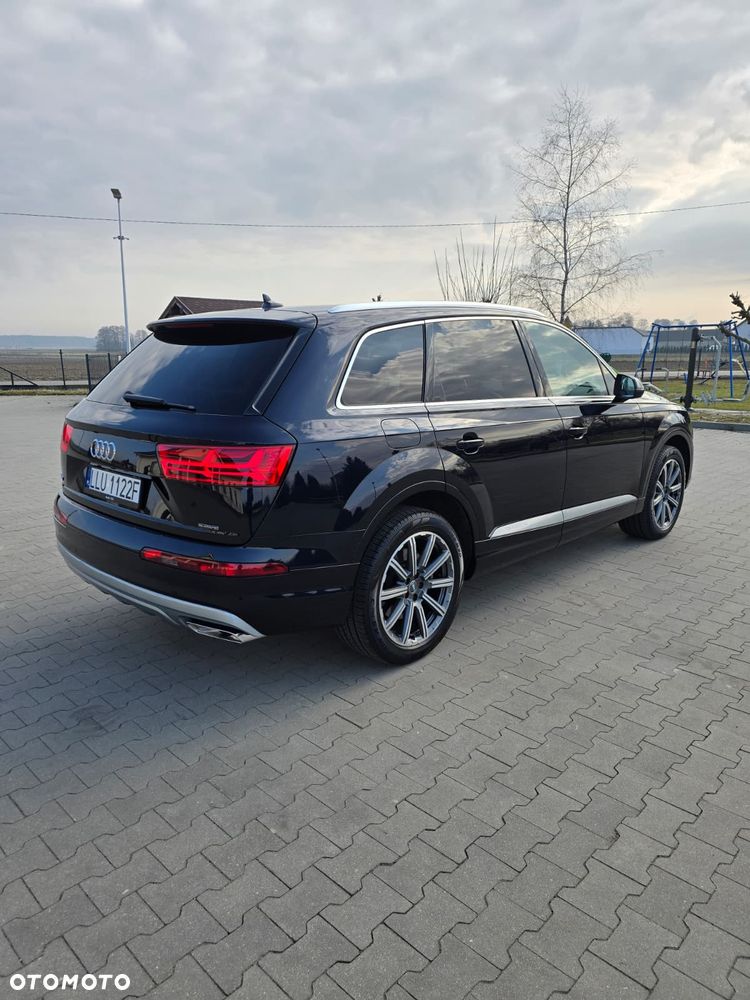 Audi Q7 - 1