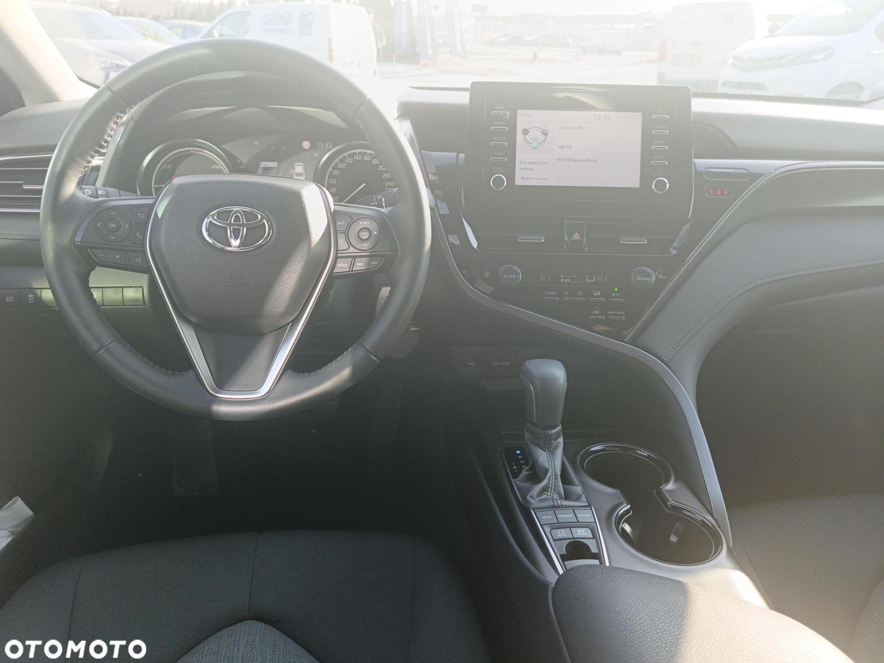Toyota Camry - 11