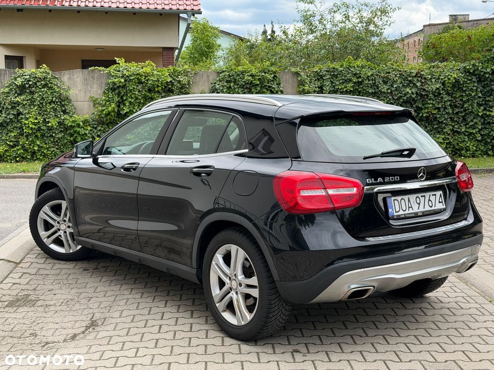 Mercedes-Benz GLA 200 7G-DCT Style - 3