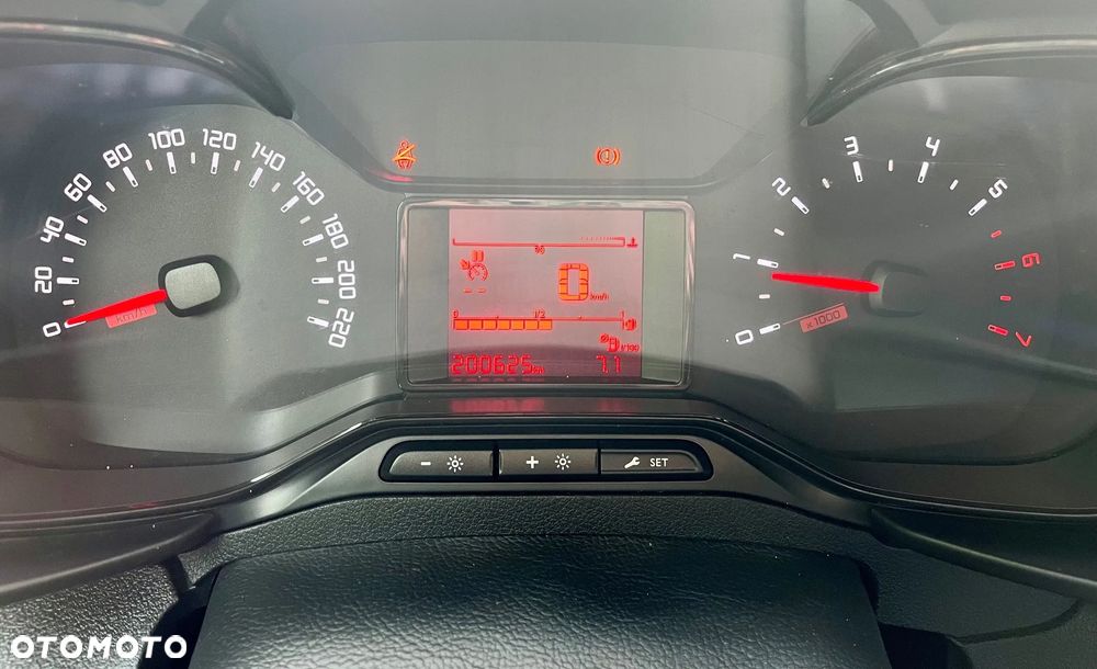 Toyota Proace City - 17