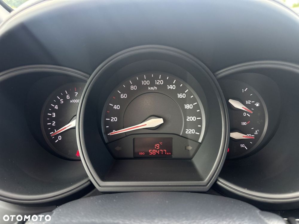 Kia Rio - 12