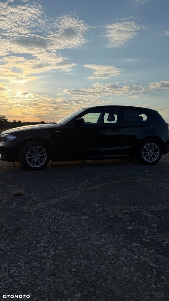 BMW Seria 1 118d DPF - 13