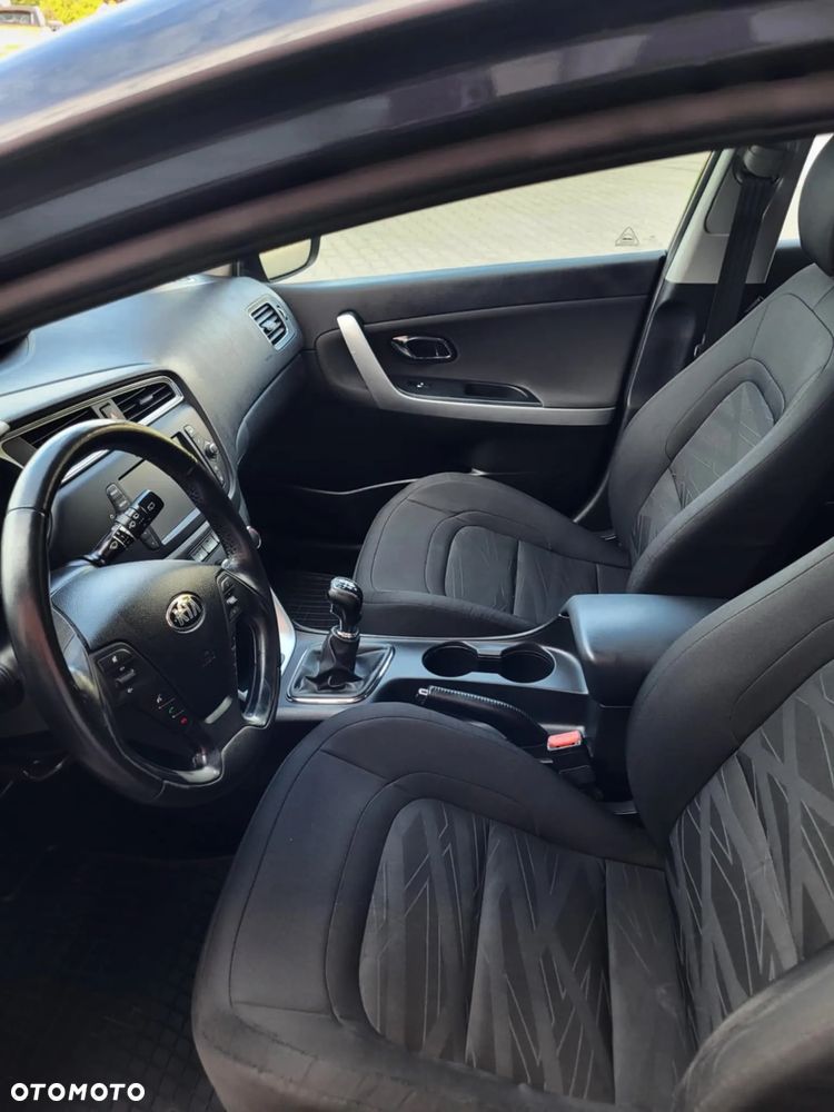 Kia Ceed 1.6 CRDi 136 ISG Edition 7 - 8