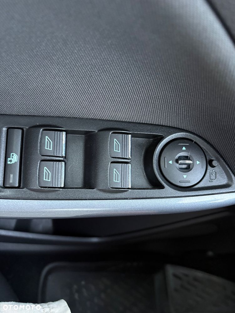 Ford Focus SW 1.0 EcoBoost S&S ST-Line - 26