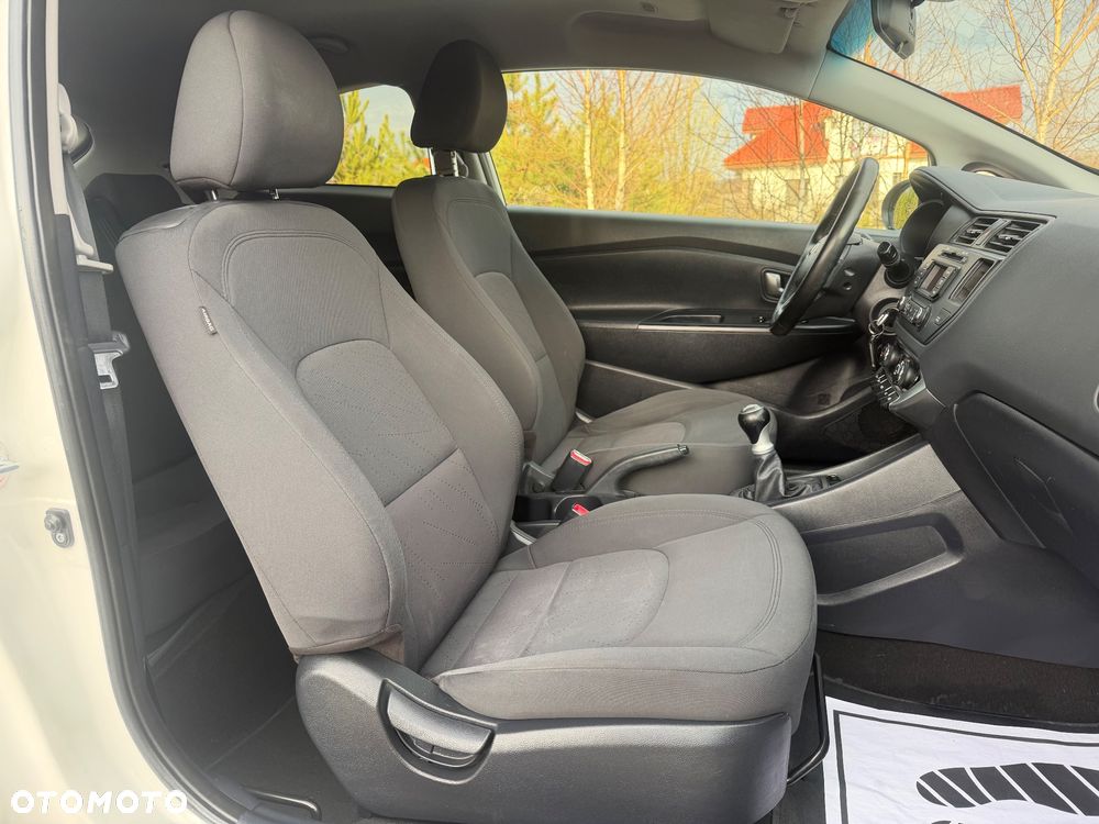 Kia Rio 1.2 Dream Team Edition - 21