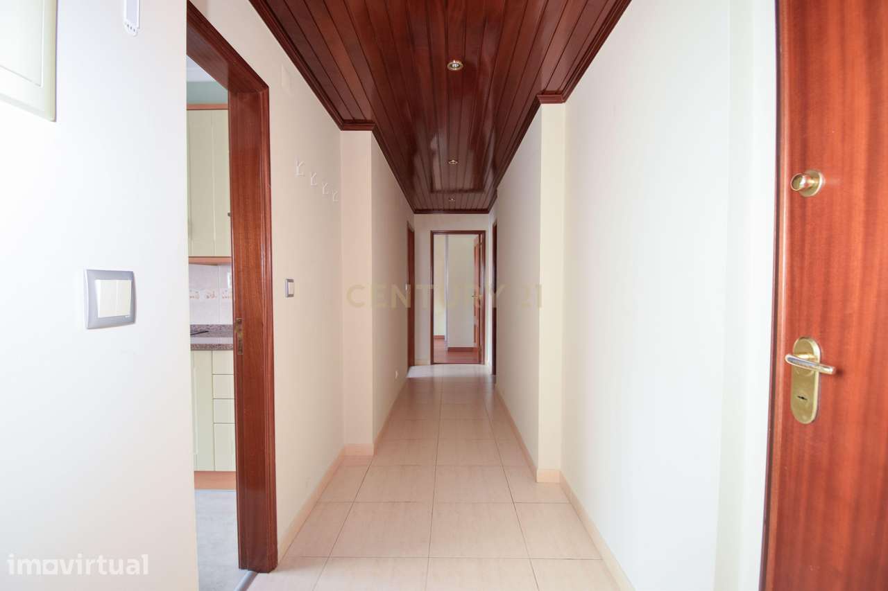 Apartamento T2 | Parqueamento e Arrecadação | Casal da Carochia, Ramad - Grande imagem: 5/23