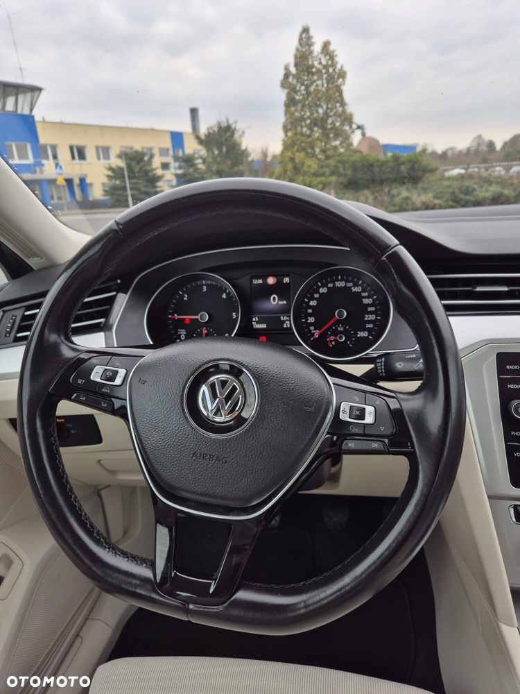 Volkswagen Passat - 6