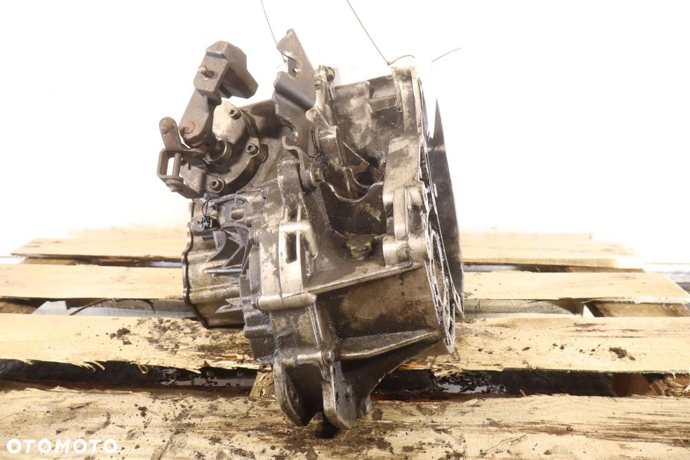 SKRZYNIA BIEGÓW 6 BIEGOWA CHEVROLET CAPTIVA I 2.0D 96420073 - 4