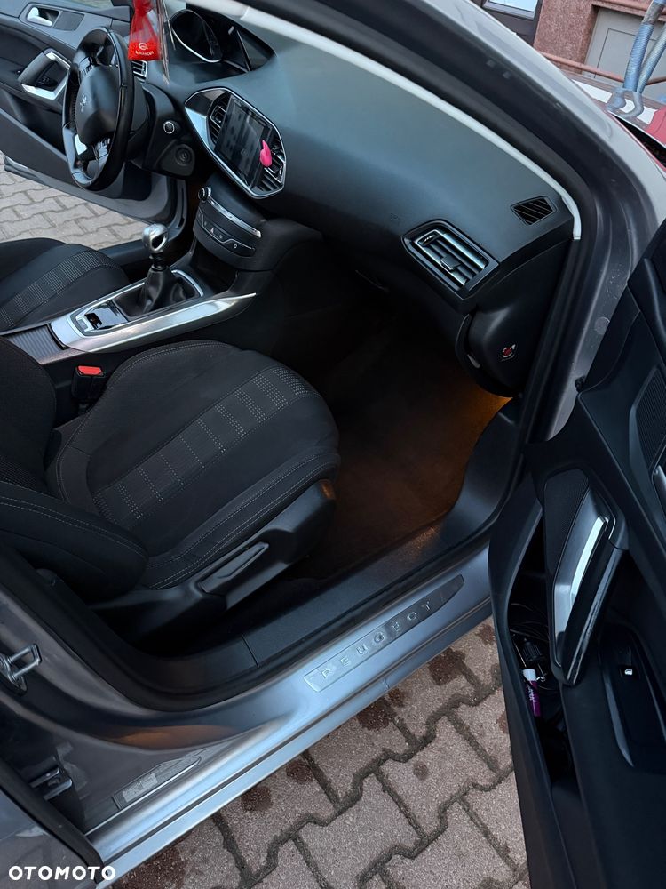 Peugeot 308 1.6 BlueHDi Allure S&S - 11