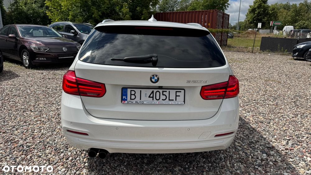 BMW Seria 3 320d Sport Line - 13