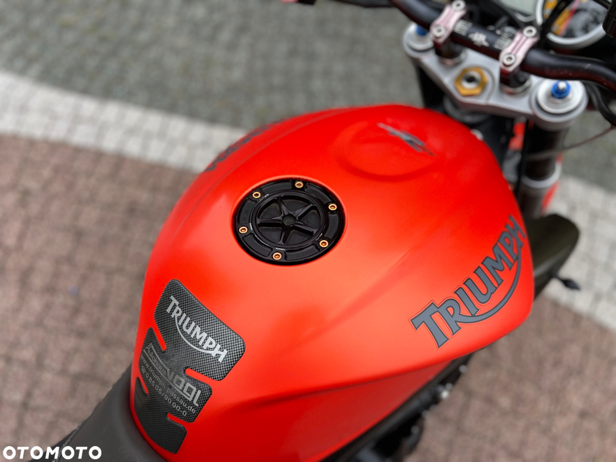 Triumph Street Triple - 16