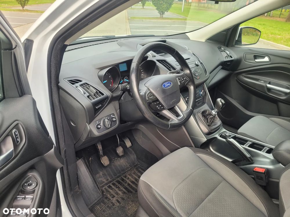 Ford Kuga 1.5 EcoBoost 2x4 Trend - 13