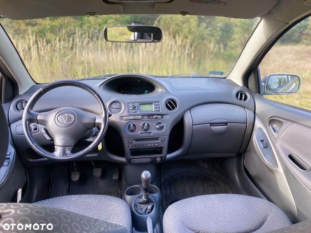 Toyota Yaris - 4