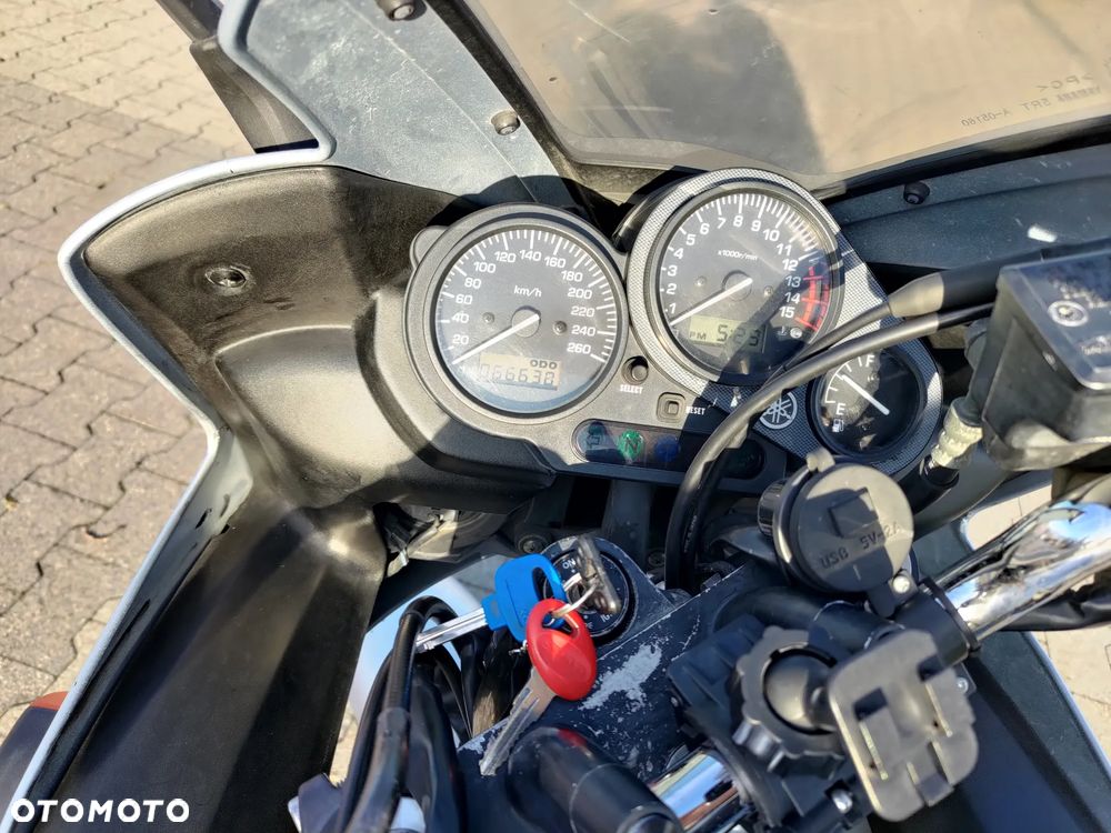 Yamaha FZS - 10