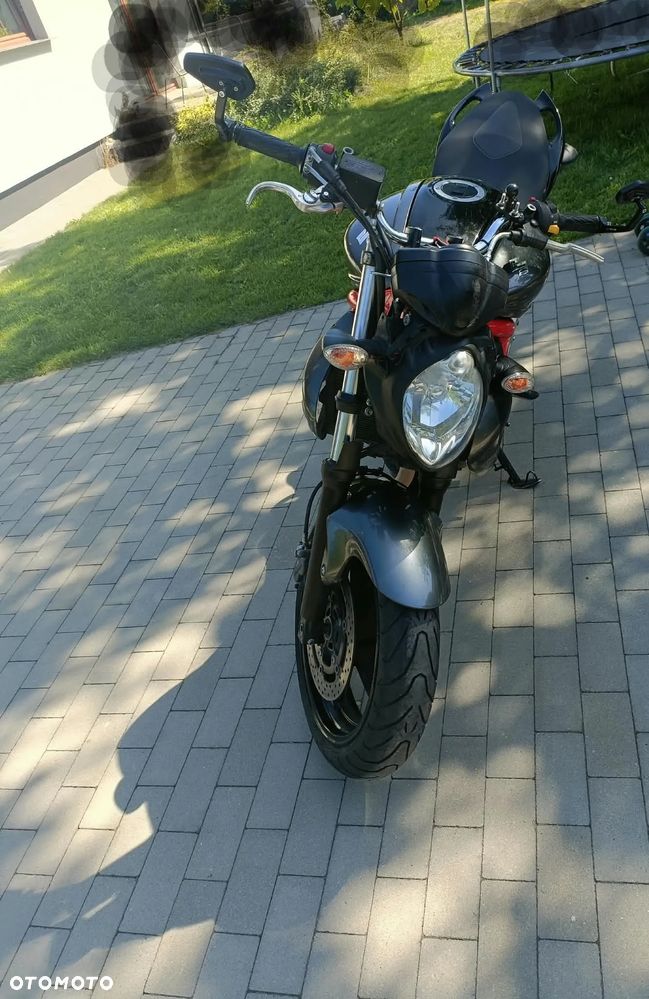 Suzuki Gladius - 2