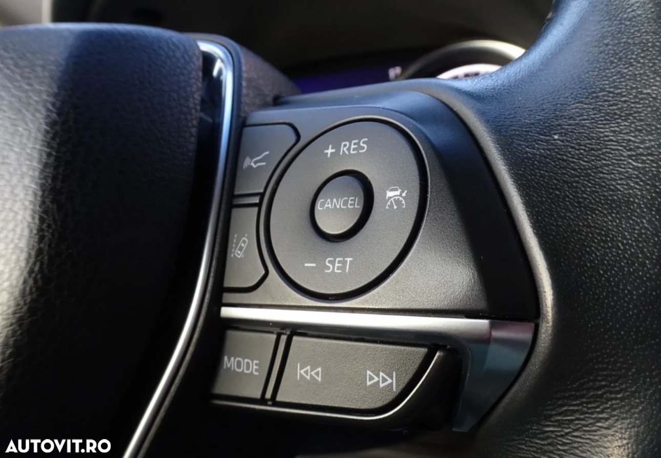 Toyota Camry 2.5 Hybrid Exclusive - 24