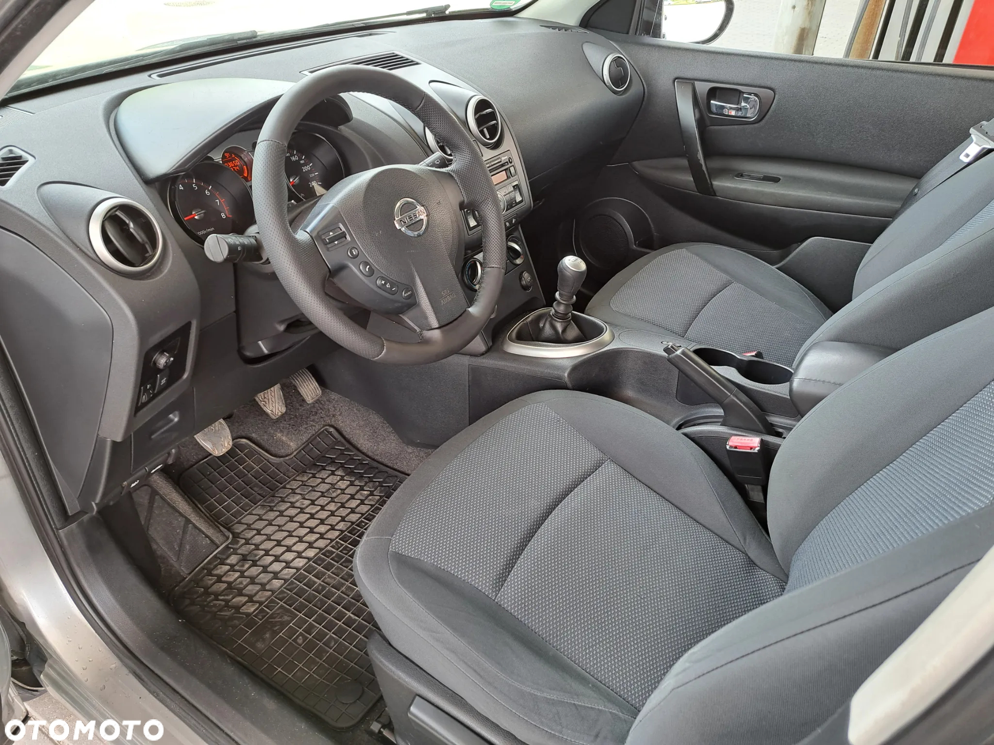 Nissan Qashqai+2 - 16