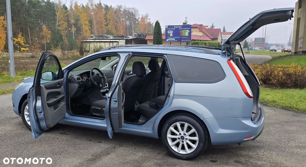 Ford Focus Turnier 1.6 16V Style - 16