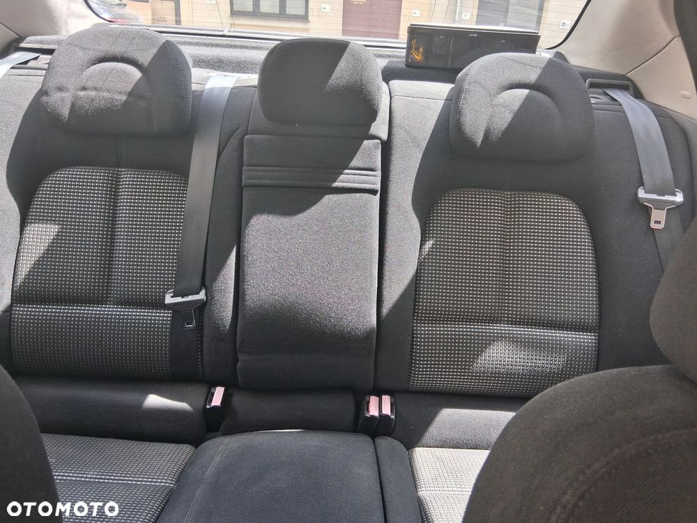 Peugeot 407 HDi 135 Premium - 29