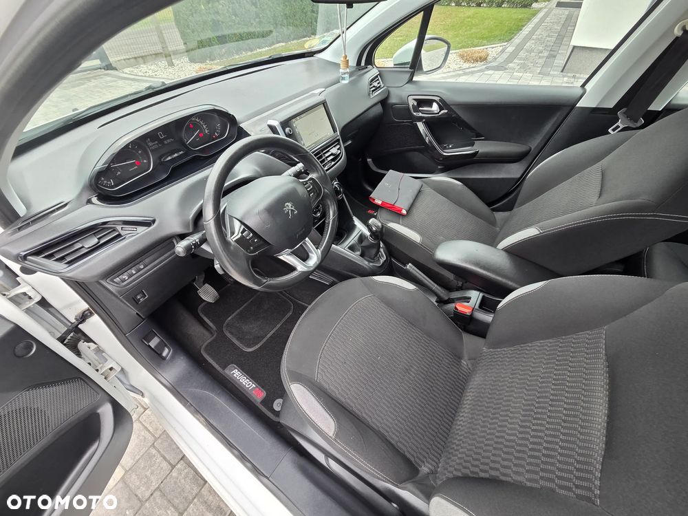 Peugeot 208 e-HDi FAP 92 Stop&Start Allure - 11