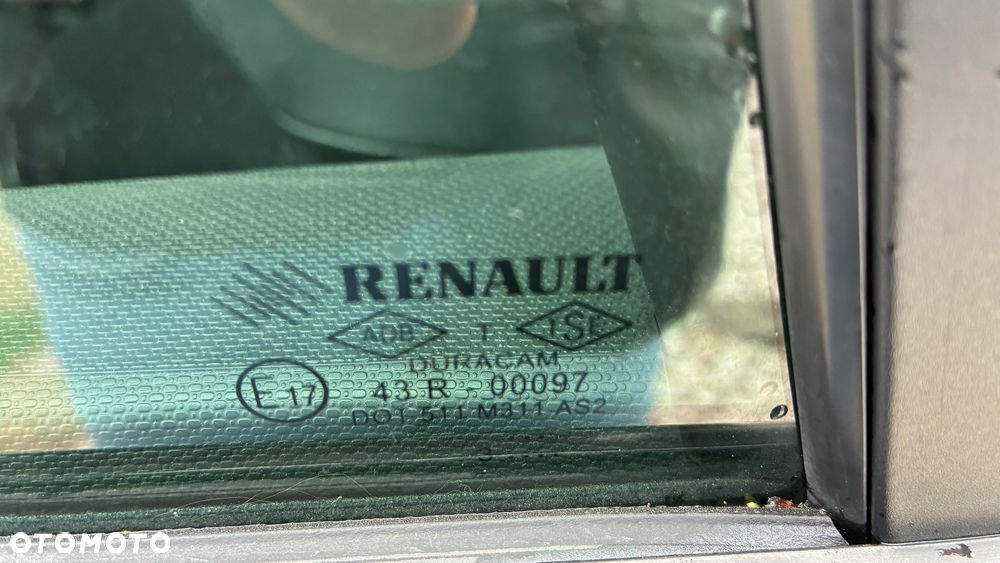 Renault Clio - 23