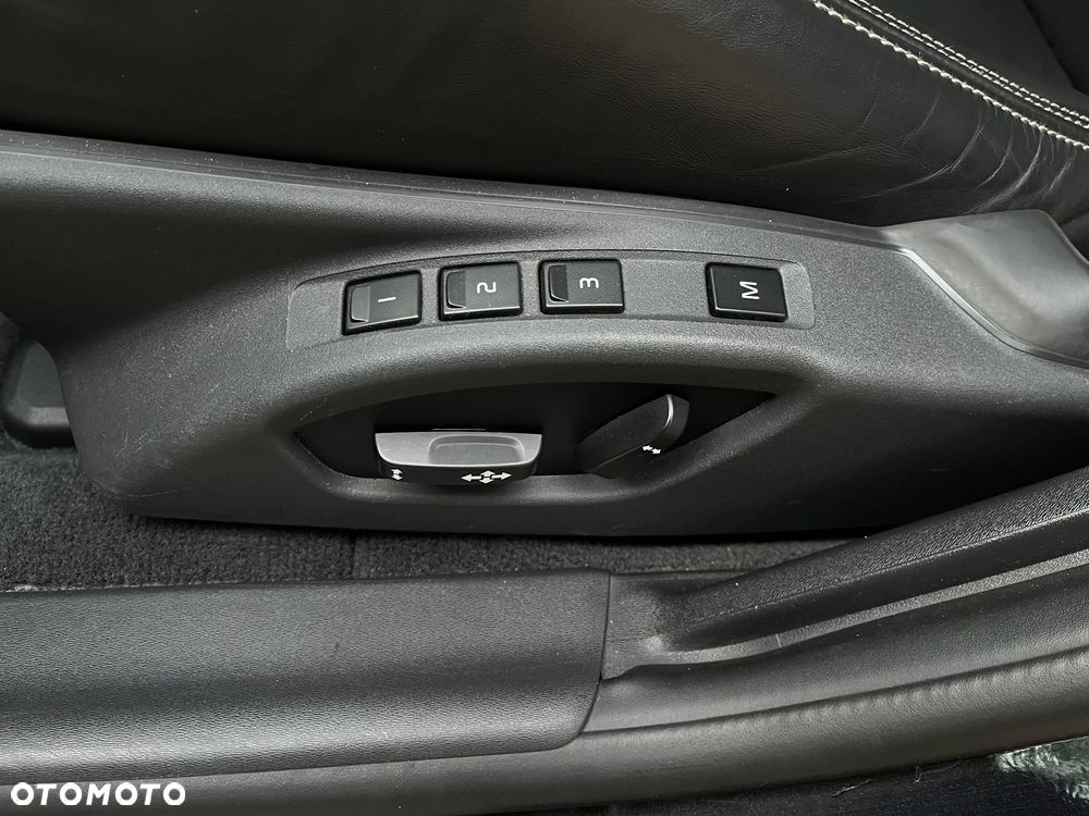 Volvo V60 D6 AWD Plug-in Hybrid R-Design Summum - 21