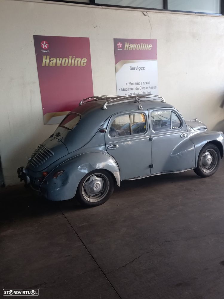 Renault 4 - 3