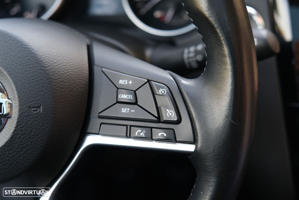 Nissan Qashqai 1.5 dCi N-Connecta 18 - 20