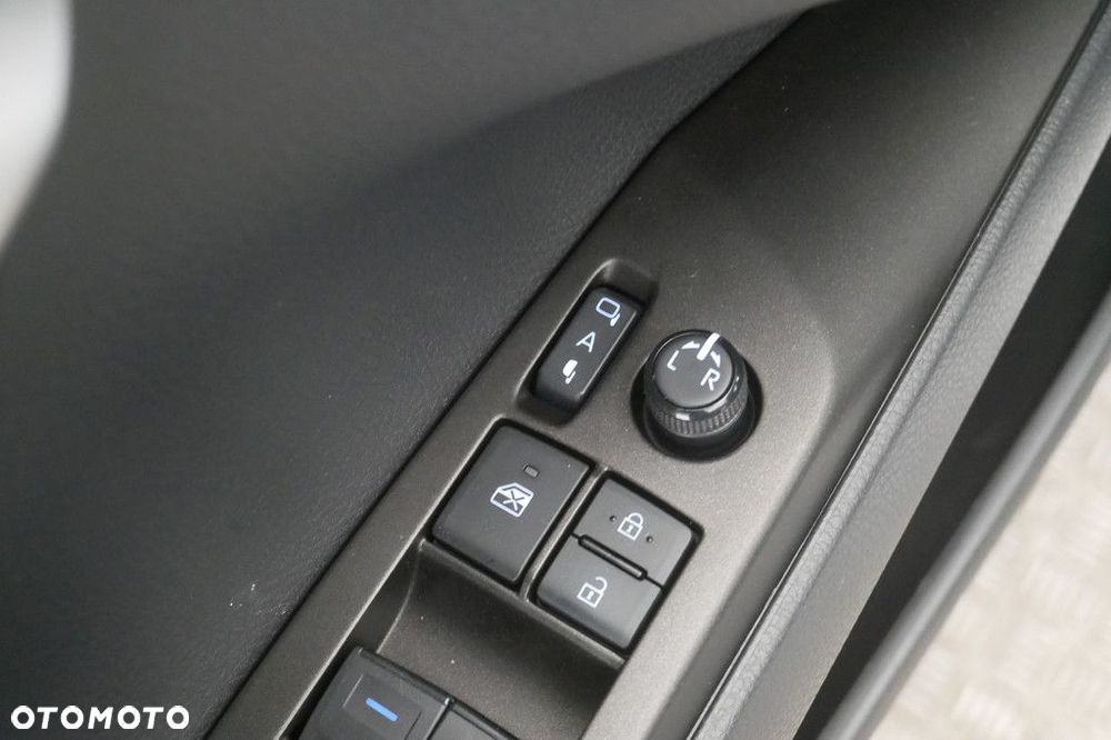 Toyota Camry 2.5 Hybrid Comfort CVT - 28