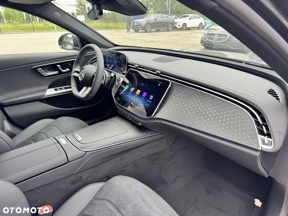 Mercedes-Benz Klasa E 220 d mHEV 4-Matic AMG 9G-Tronic - 17