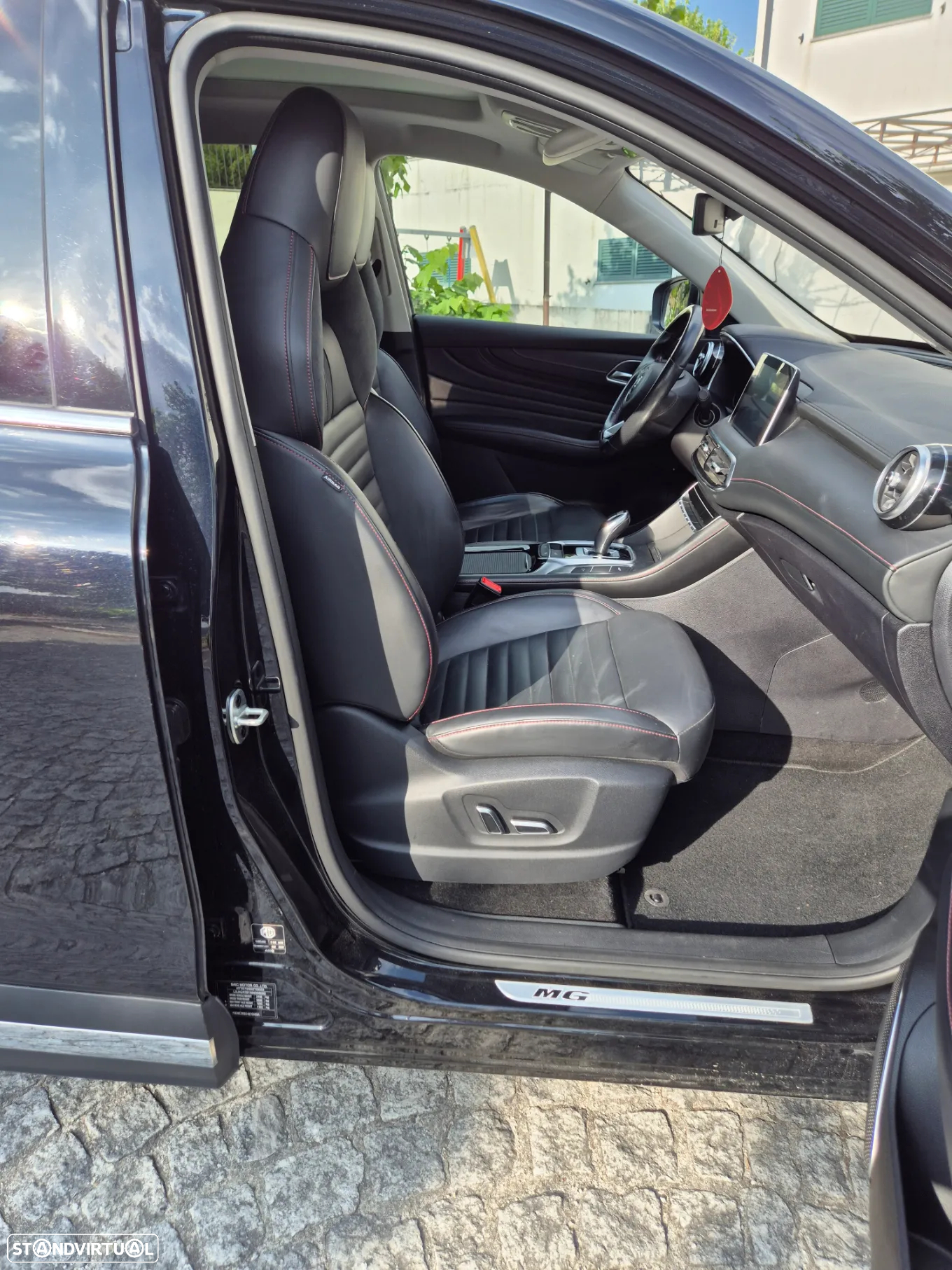 MG EHS 1.5 T-GDI Plug-in Hybrid Luxury - 16