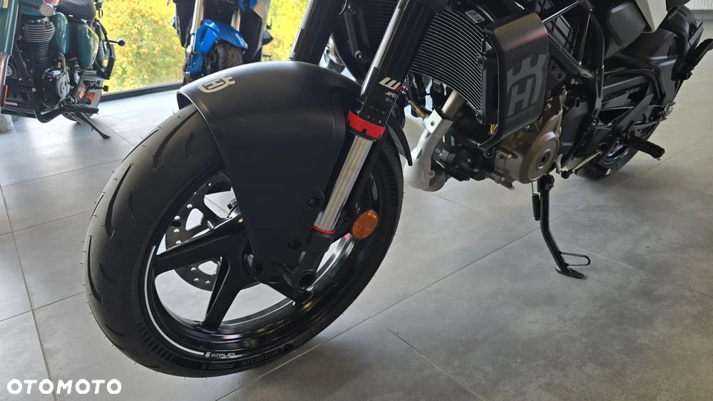 Husqvarna Vitpilen - 5