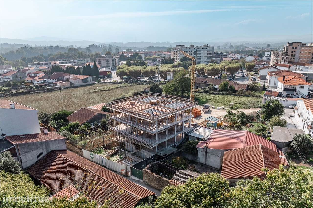 Apartamento T2, NOVO, c/ logradouro e garagem - Grande imagem: 4/25