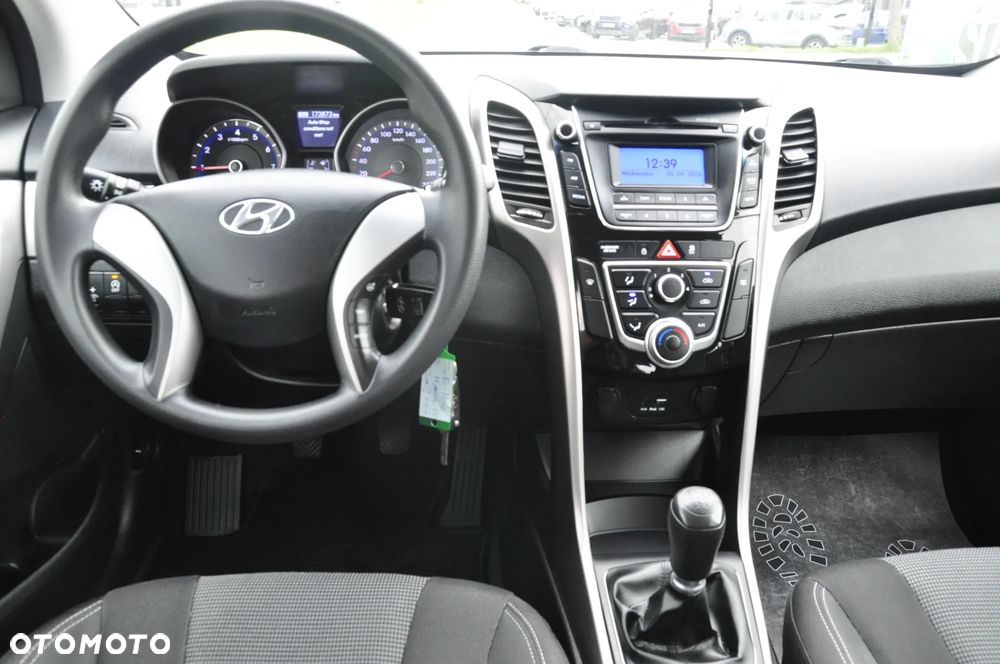 Hyundai i30 blue 1.4 Style - 17