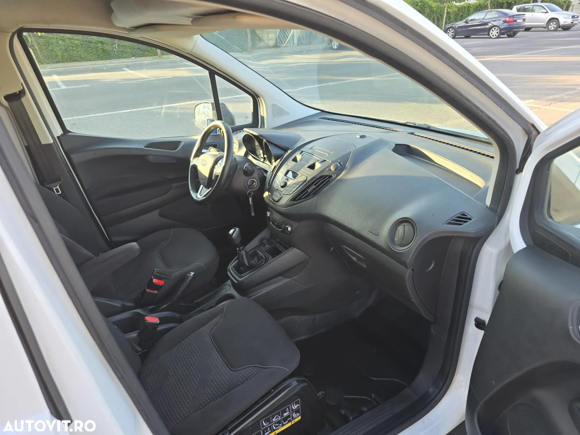 Ford Courier - 15