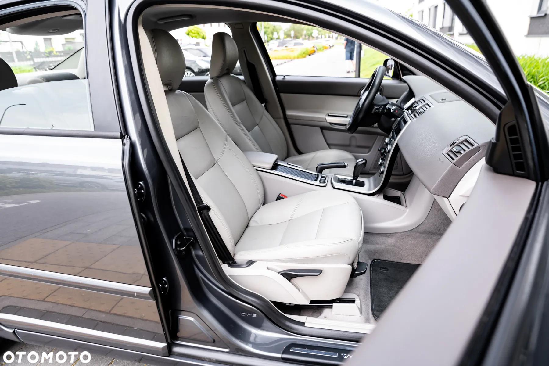 Volvo S40 T5 R-Design - 16