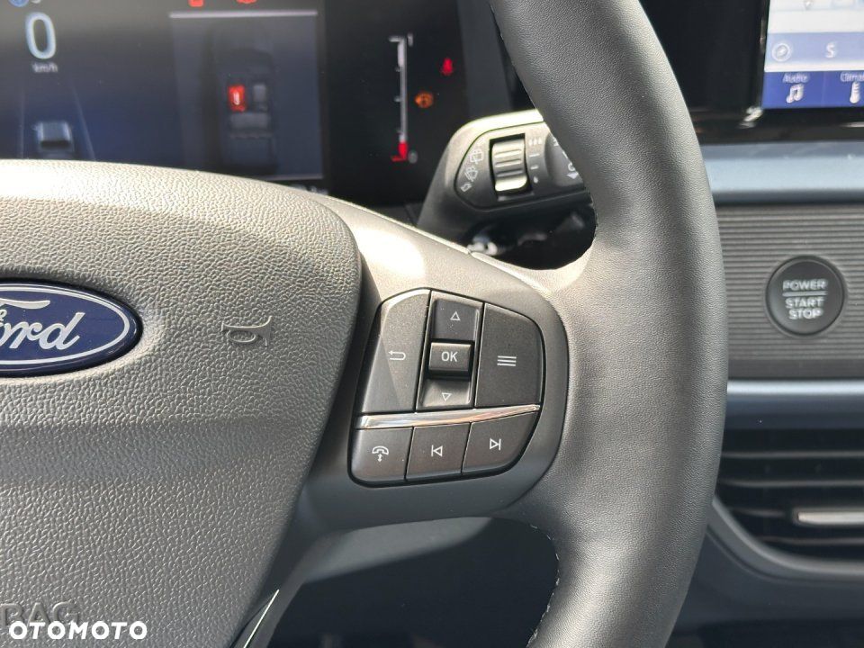 Ford Tourneo Courier - 17