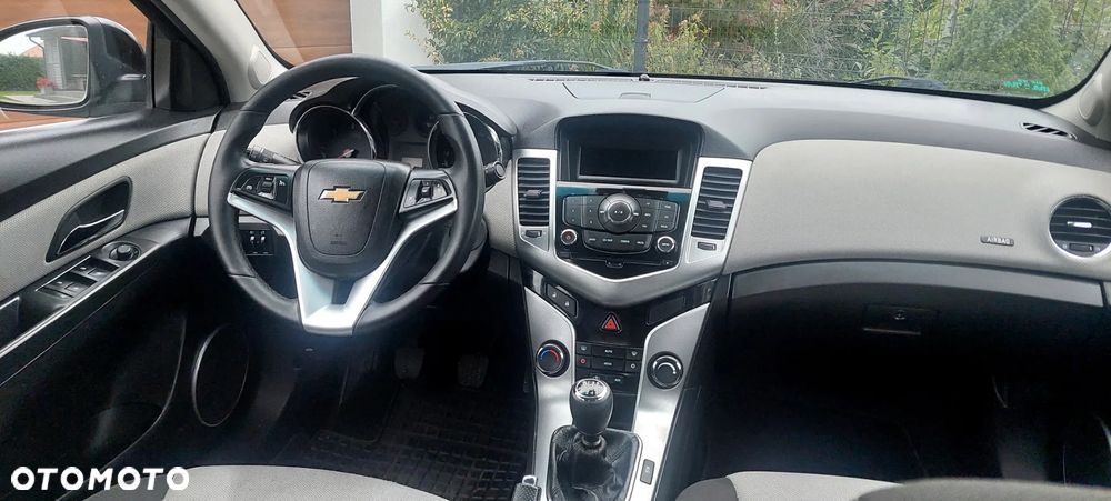 Chevrolet Cruze - 28