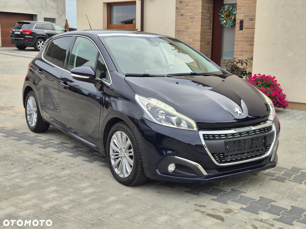 Peugeot 208 BlueHDi 100 Allure - 15