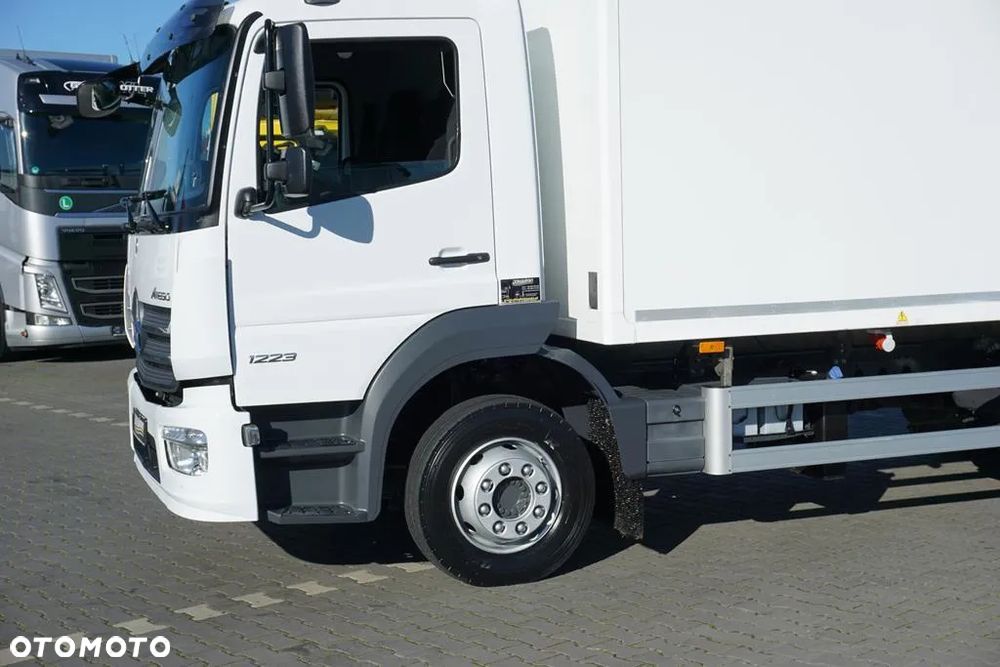 Mercedes-Benz ATEGO / 1223 / ACC / EURO 6 / CHŁODNIA + WINDA / MULTITEMPERATURA - 32