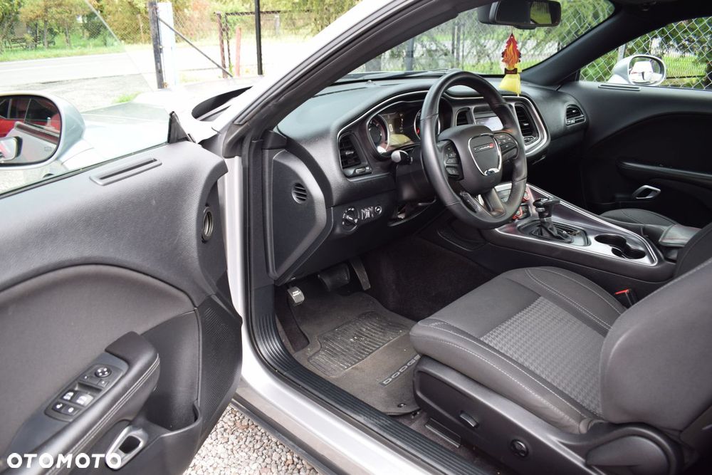 Dodge Challenger 5.7 R/T - 10