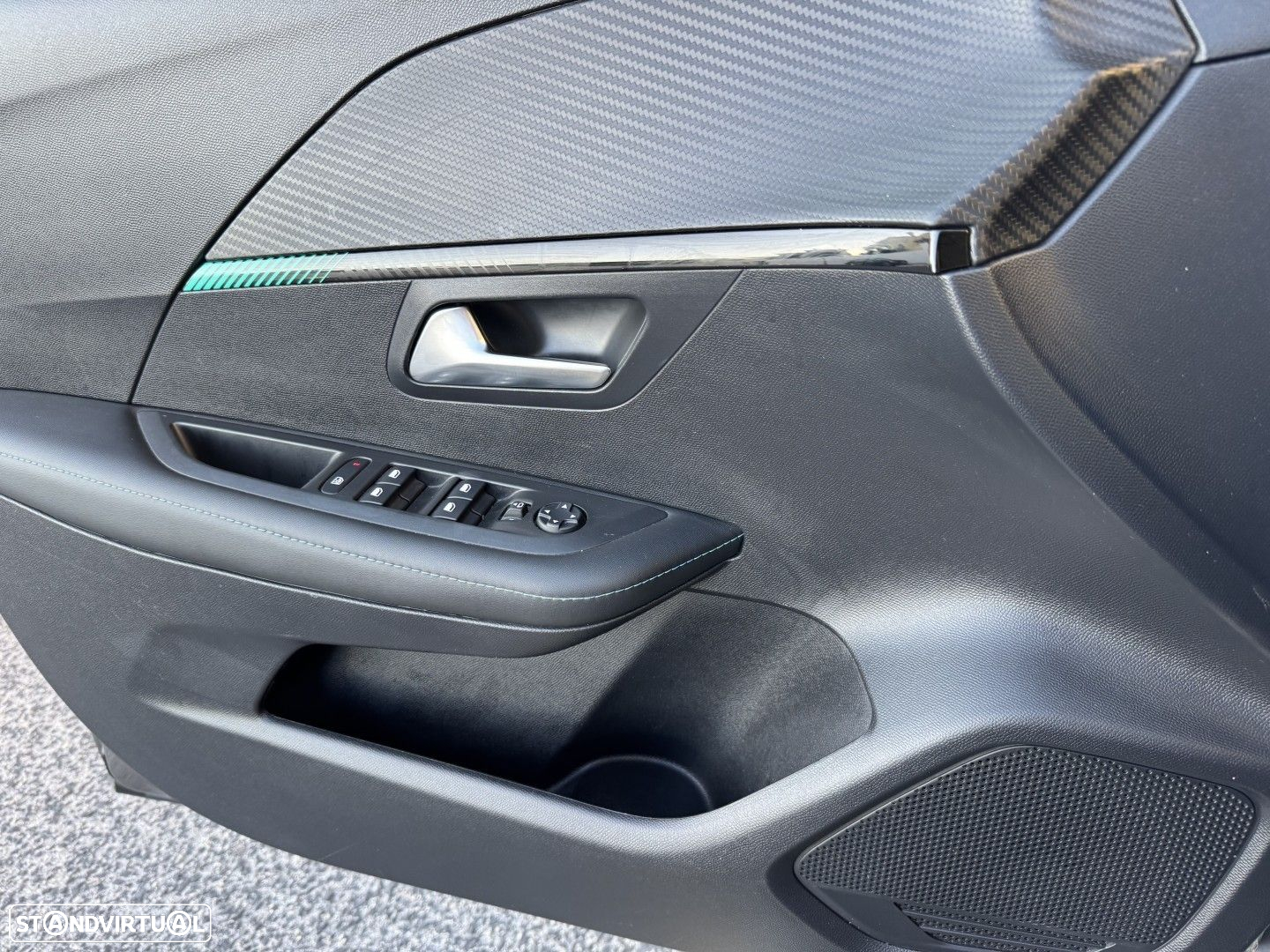 Peugeot 208 1.2 PureTech Allure Pack EAT8 - 29