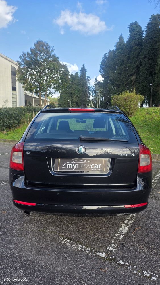 Skoda Octavia Break 1.6 TDi Ambiente - 4