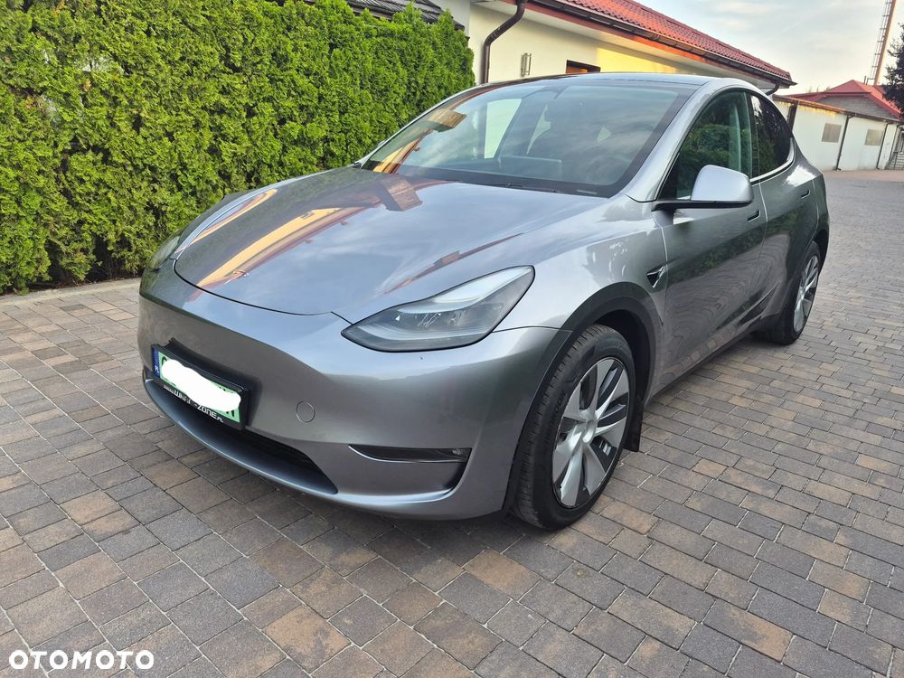 Tesla Model Y Long Range Dual Motor AWD - 1