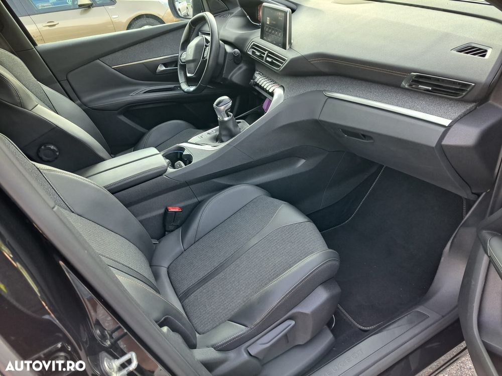 Peugeot 3008 1.2 PureTech Turbo S&S GT-Line - 8