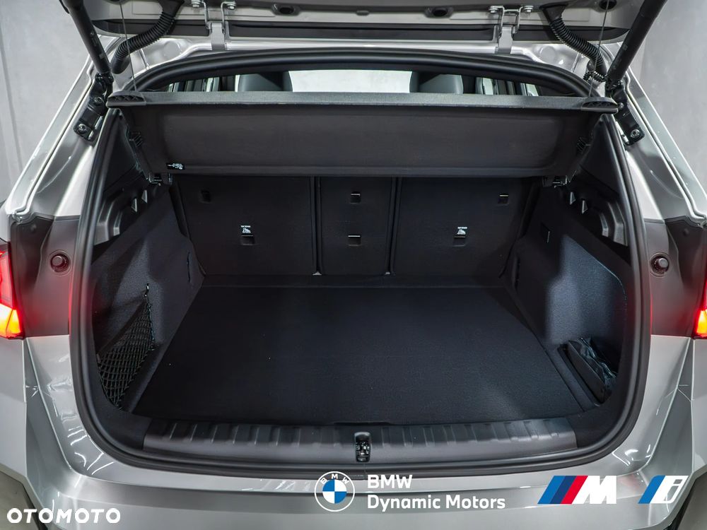 BMW iX1 eDrive20 M Sportpaket - 14