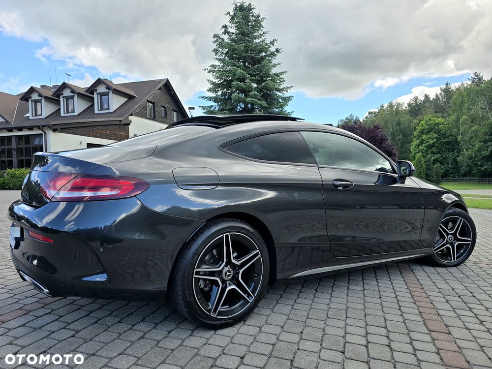 Mercedes-Benz Klasa C 300 4MATIC 9G-TRONIC - 21