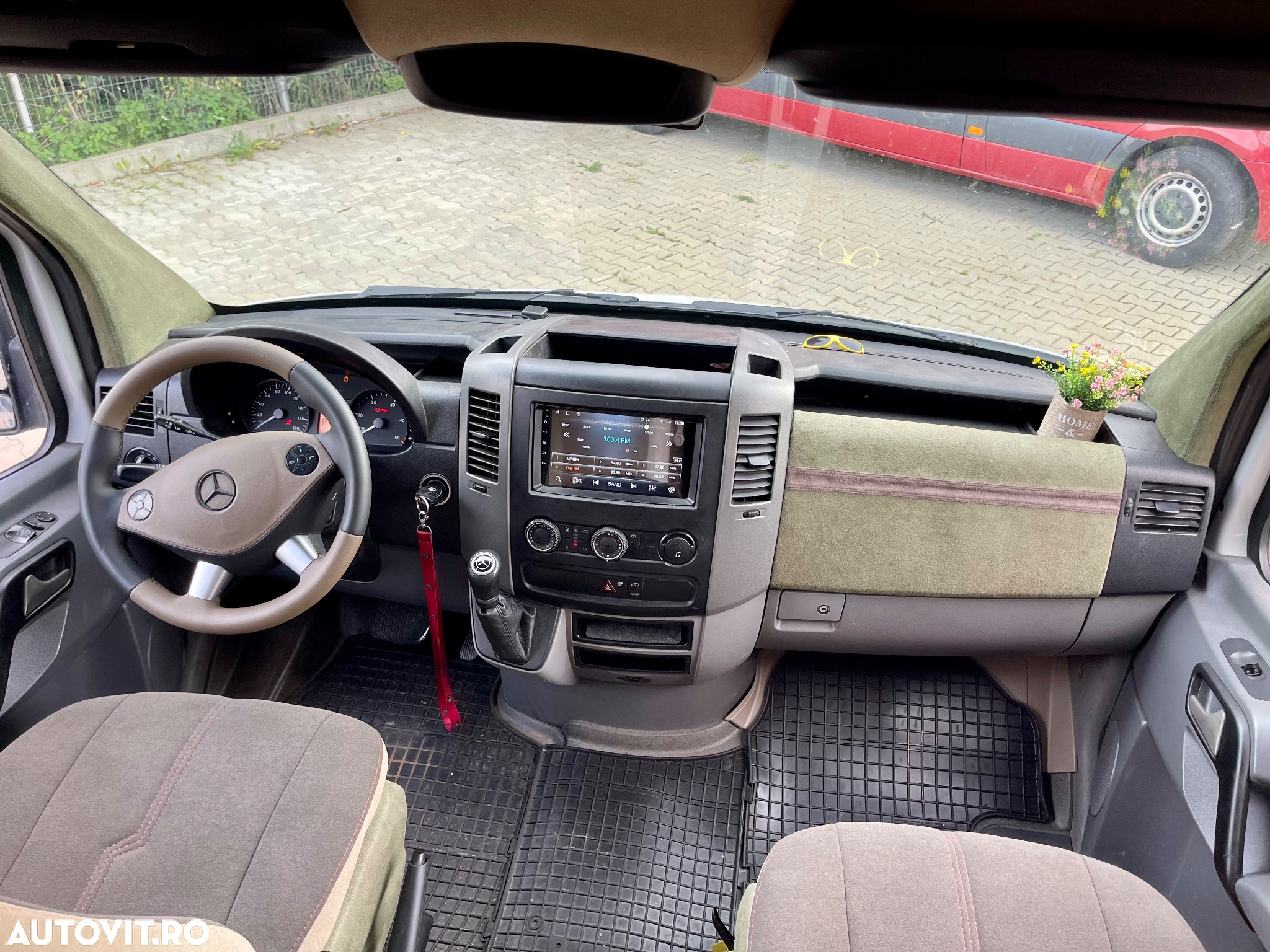 Mercedes-Benz Sprinter - 16