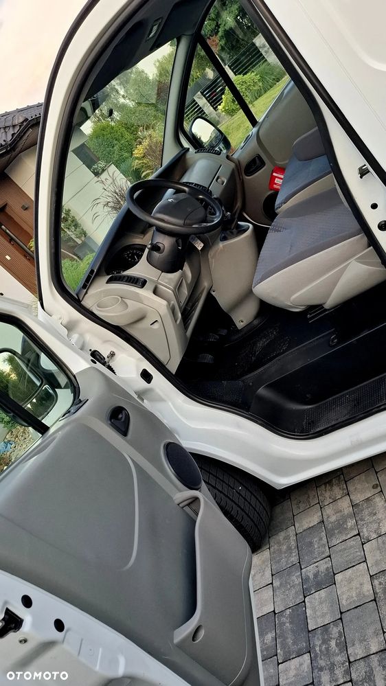 Renault Trafic - 9