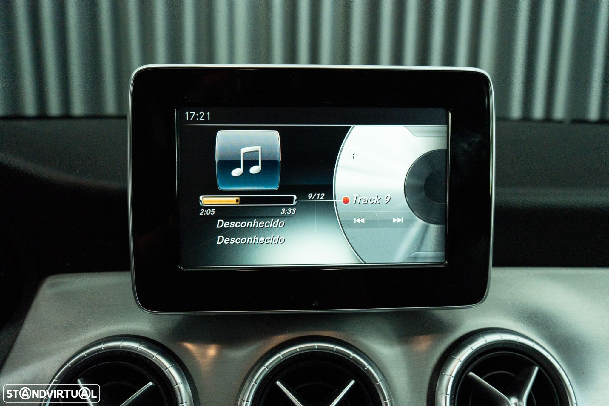 Mercedes-Benz CLA 180 d Shooting Brake AMG Line - 11
